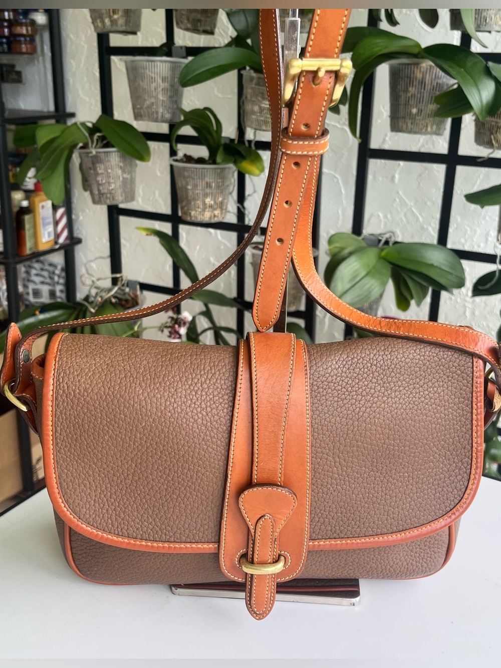 VINTAGE AWL LARGE DOONEY AND BOURKE EQUESTRIAN  BAG TABAC /LIGHT